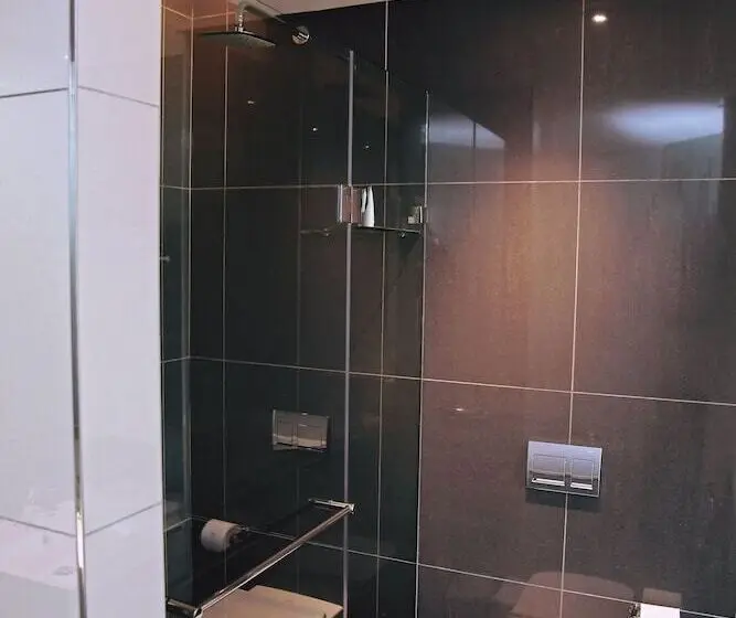 Executive-huone, The Capital Menlyn Maine