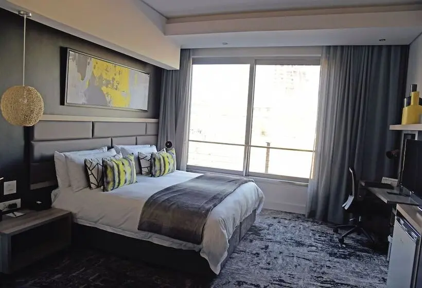 Executive-huone, The Capital Menlyn Maine