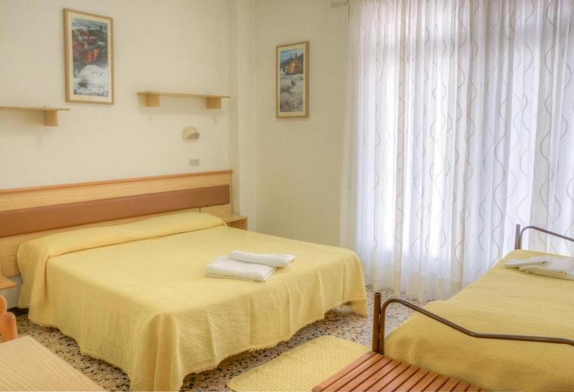 トリプルクラシックルーム, Villa Lina