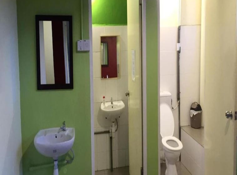 سرير فى غرفة مشتركه, Akinabalu Youth Hostel