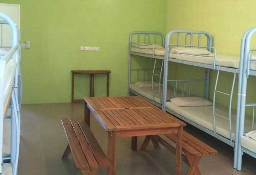 سرير فى غرفة مشتركه, Akinabalu Youth Hostel