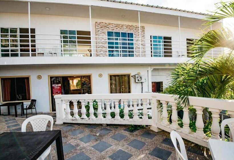 اتاق استاندارد سه تخته بدون تهویه هوا, The Rock House Eco