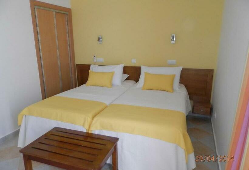 海景标准间带阳台, Frentomar