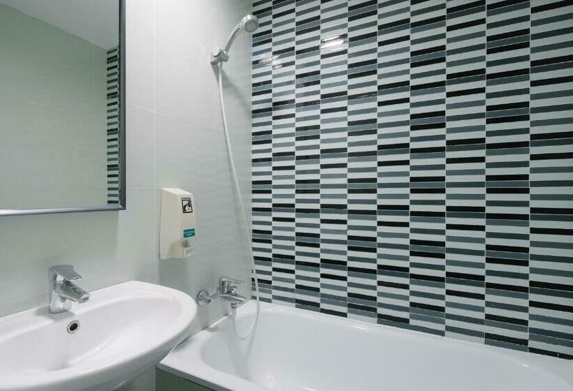 اتاق سوپریور, 81 Changi