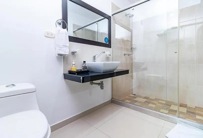 اتاق استاندارد چهار تخته, Quinta Estacion