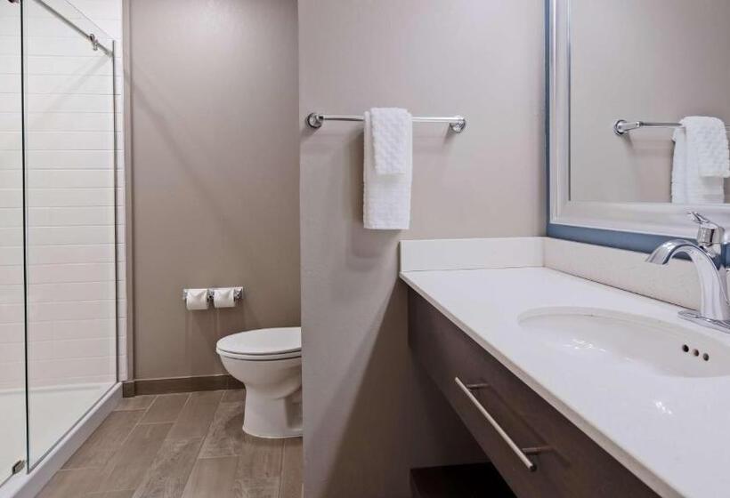 套房, Spark By Hilton Erie