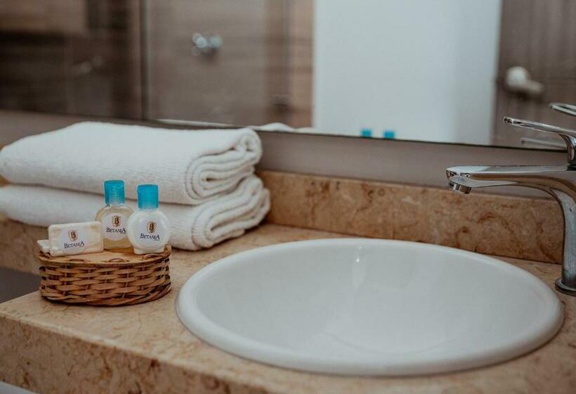 חדר דחוקס עם מיטת קינג, Betania