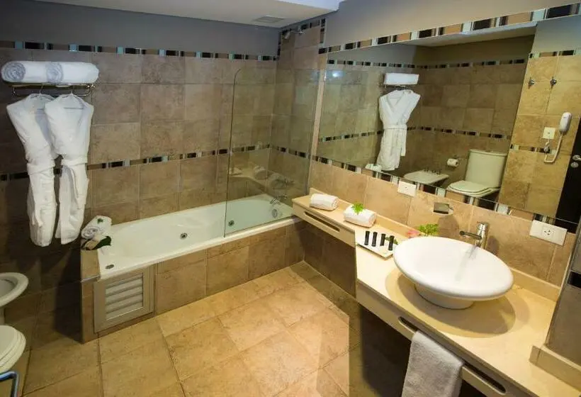 اتاق راحتی سه تخته, Falls Iguazú Hotel & Spa