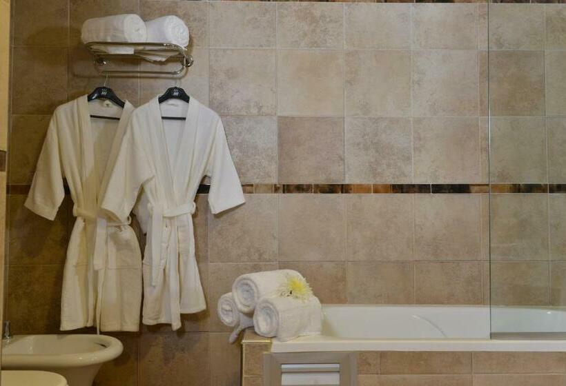 Номер Стандарт Трехместный, Falls Iguazú Hotel & Spa