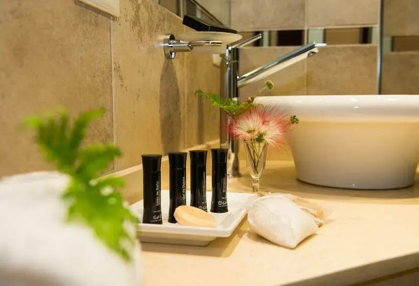 اتاق استاندارد سه نفره, Falls Iguazú Hotel & Spa