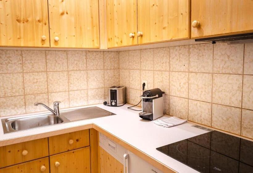 شقة غرفتين نوم مزودة بشُرفة, Gasthof Appartements Sportalm