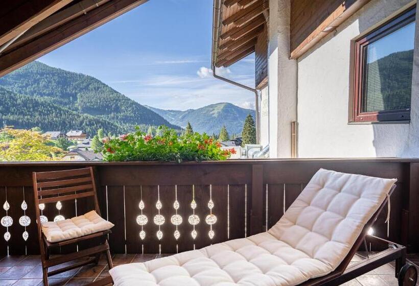 شقة غرفتين نوم مزودة بشُرفة, Gasthof Appartements Sportalm