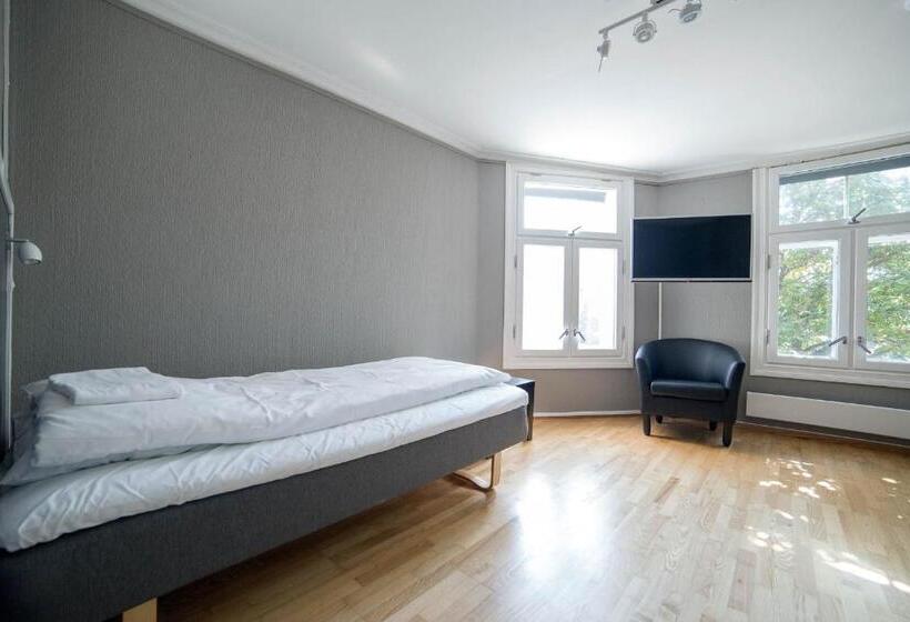 דירת שלושה חדרים, Pensjonat Jarlen