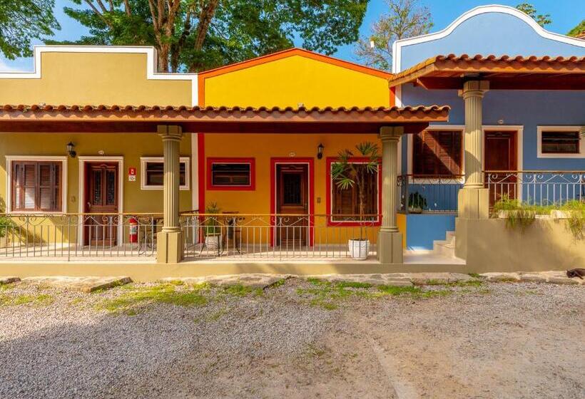 غرفة ديلوكس رباعية, Pousada Perequê