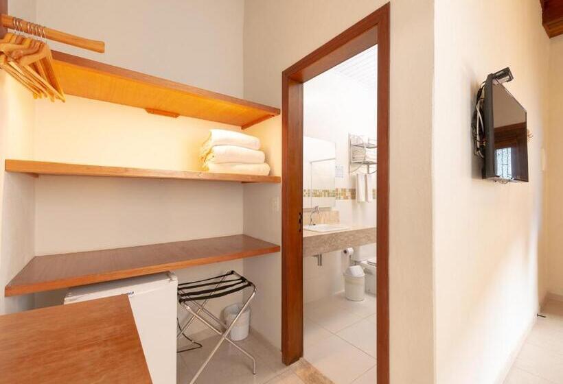 غرفة ديلوكس رباعية, Pousada Perequê