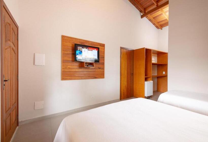 غرفة ديلوكس ثلاثية, Pousada Perequê