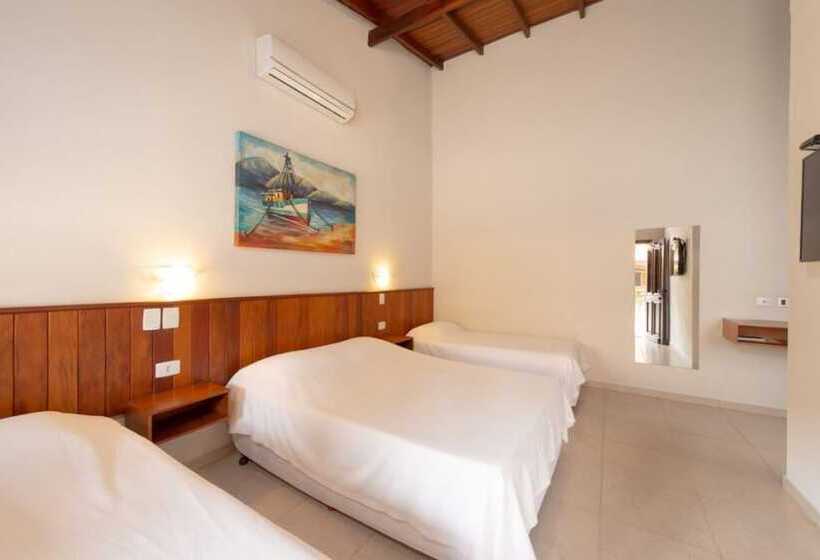 غرفة ديلوكس رباعية, Pousada Perequê