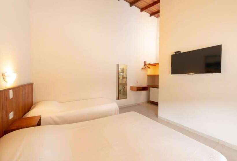 غرفة ديلوكس رباعية, Pousada Perequê