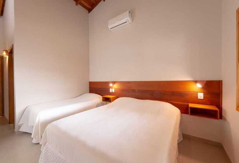 غرفة ديلوكس ثلاثية, Pousada Perequê