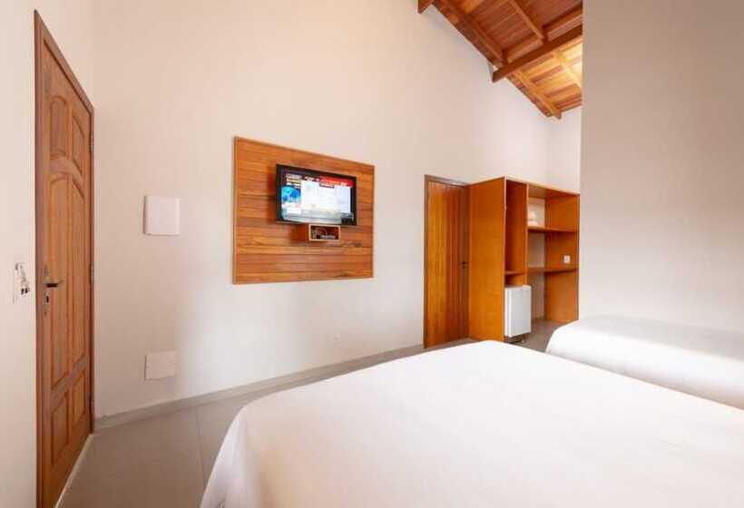 غرفة ديلوكس ثلاثية, Pousada Perequê