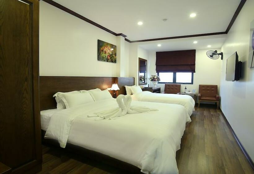 اتاق لوکس خانوادگی, West Lake Homes