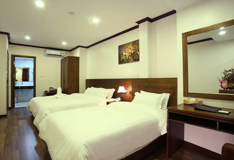 اتاق لوکس خانوادگی, West Lake Homes