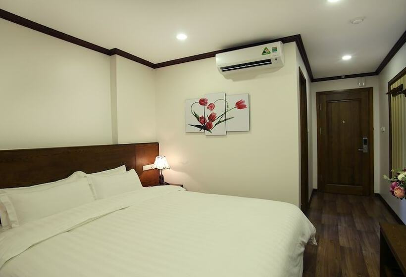 اتاق لوکس خانوادگی, West Lake Homes