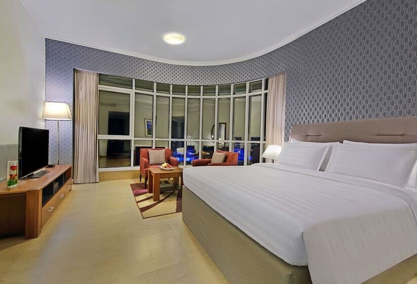 استوديو إدارى, The Curve