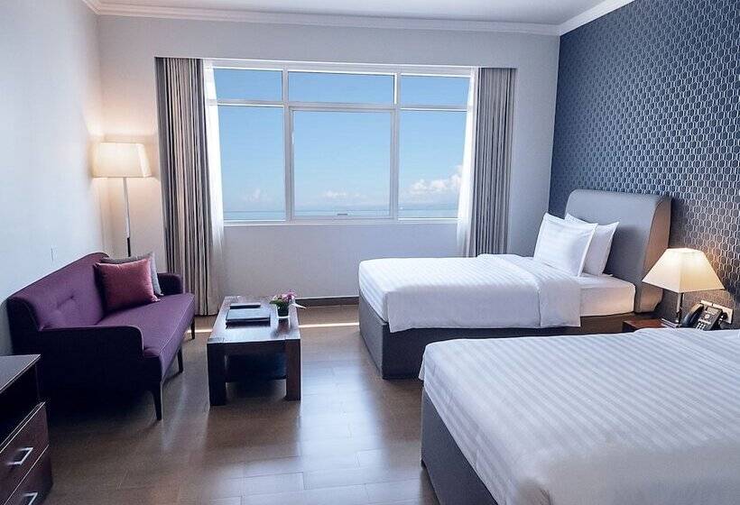 استوديو إدارى, The Curve