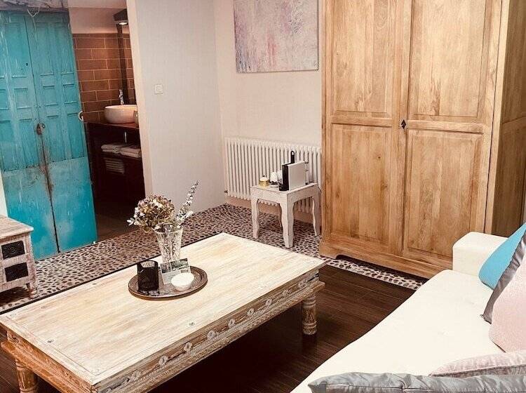 Люкс Повышенной Комфортности, B&b Temps Suspendu Provence