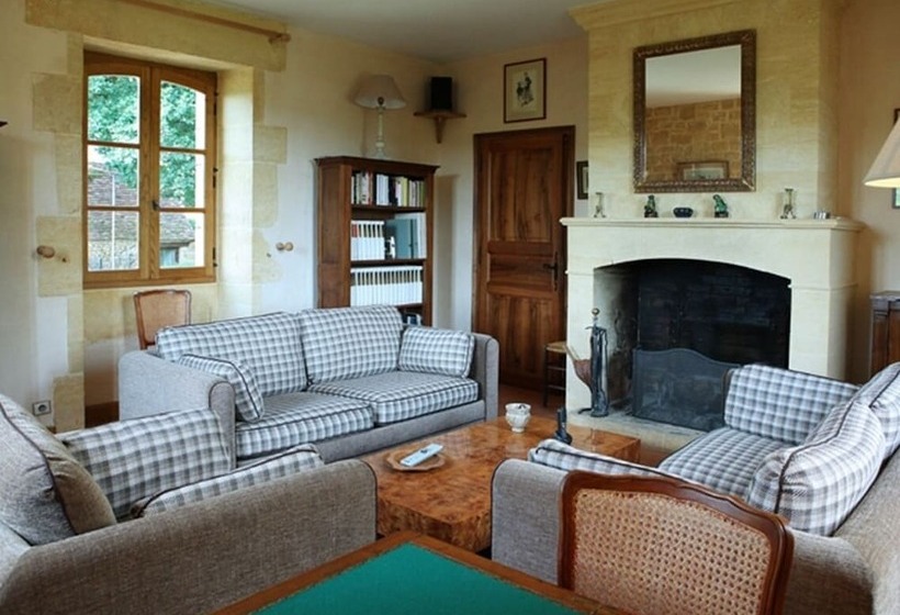 جناح سوبيريور, Chambre D'hôtes La Rossillonie