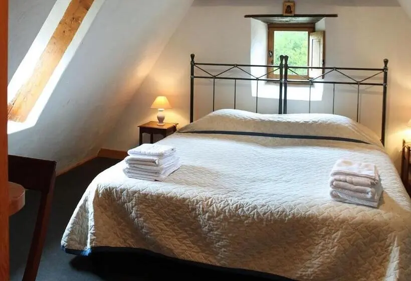 Standard Neljän Hengen Huone, Chambre D'hôtes La Rossillonie