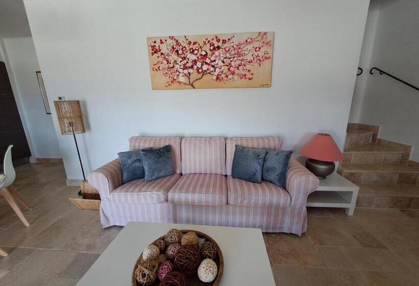 Дом 2 Спальни, Les Grenadiers De Saint Sat