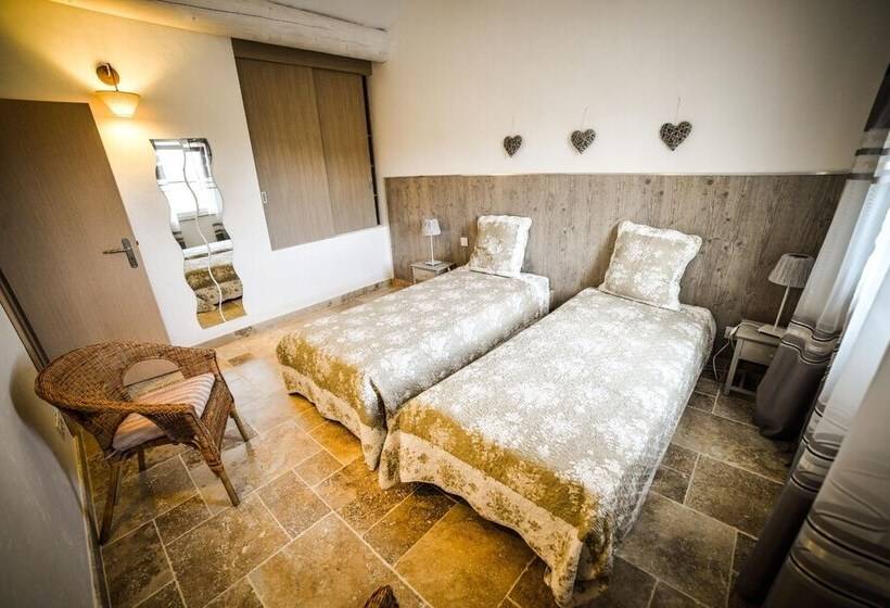 Дом 1 Спальня, Les Grenadiers De Saint Sat