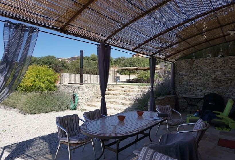 침실 1개 주택, Les Grenadiers De Saint Sat