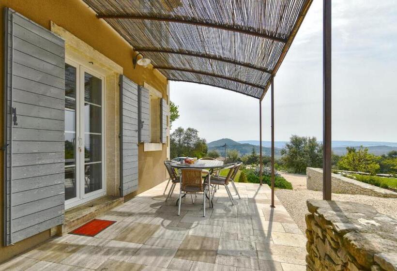 منزل غرفتين نوم, Les Grenadiers De Saint Sat