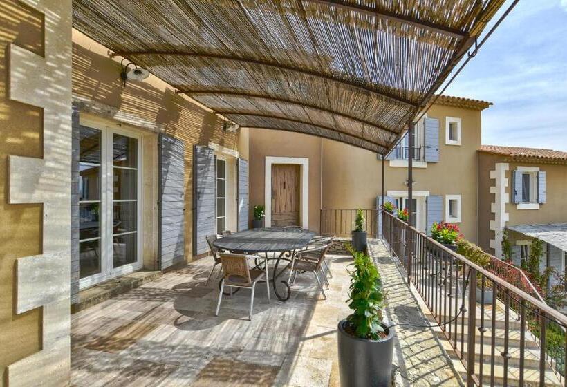 Дом 4 Спальни, Les Grenadiers De Saint Sat