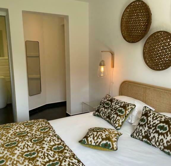 Номер Стандарт Вид на Сад, L Albitru