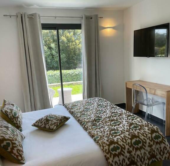 Номер Стандарт Вид на Сад, L Albitru