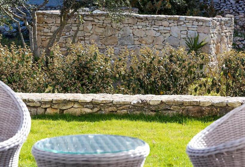 Номер Стандарт Вид на Сад, L Albitru