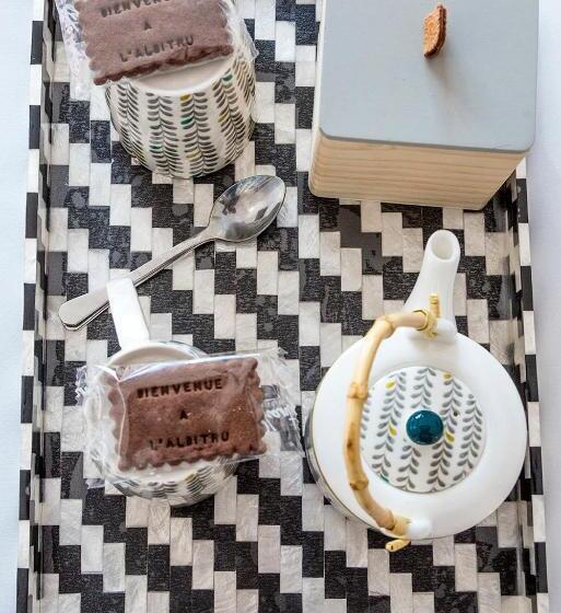 Номер Стандарт Вид на Сад, L Albitru