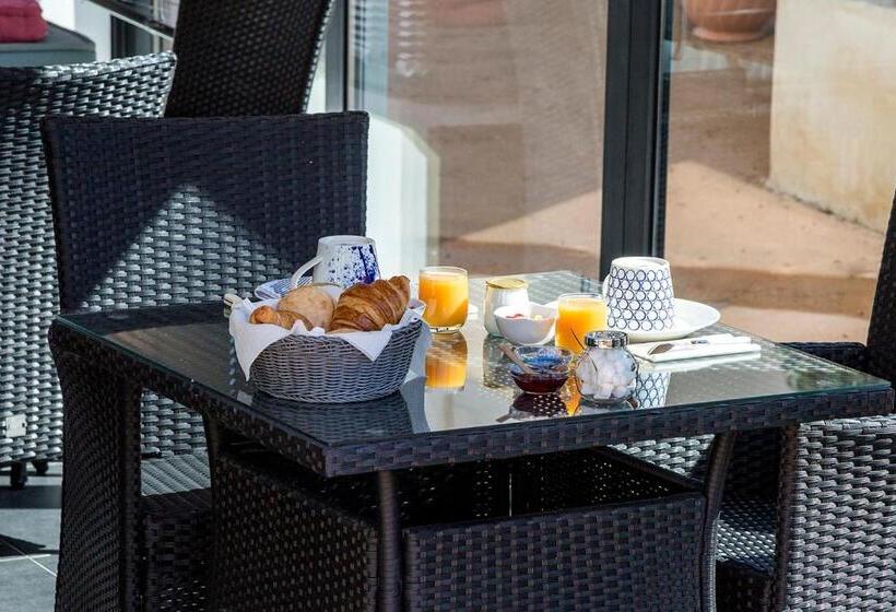 Номер Superior Вид на Сад, L Albitru