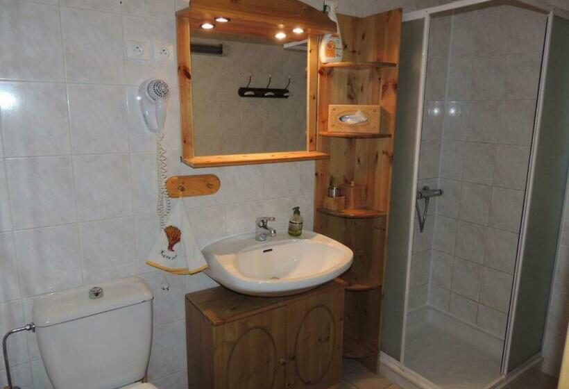 סוויטה משפחתית, La Bournerie