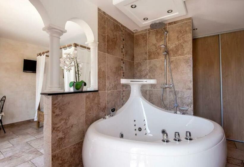 Номер Deluxe Вид на Море, La Demeure Insoupconnée