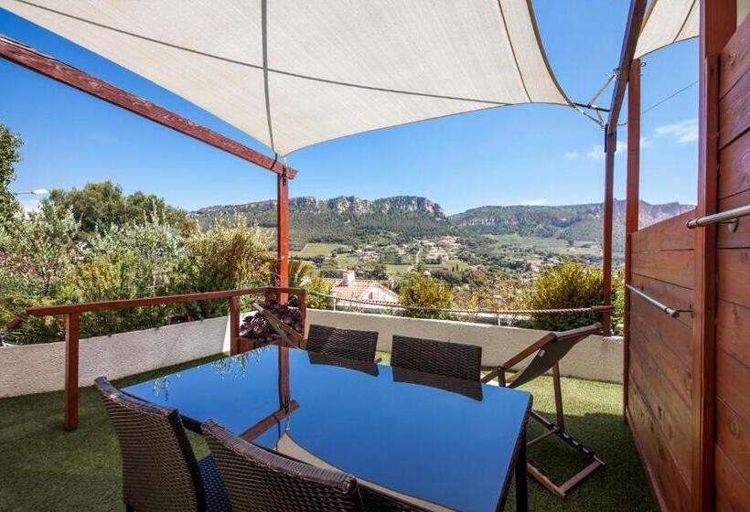 Номер Deluxe Вид на Море Боковой, La Demeure Insoupconnée