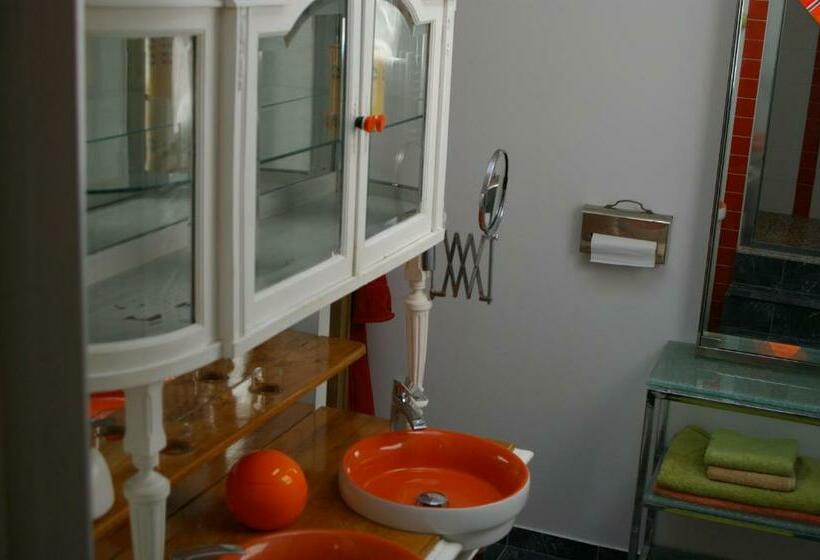 Suite 2 Chambres, La Maison Rouge