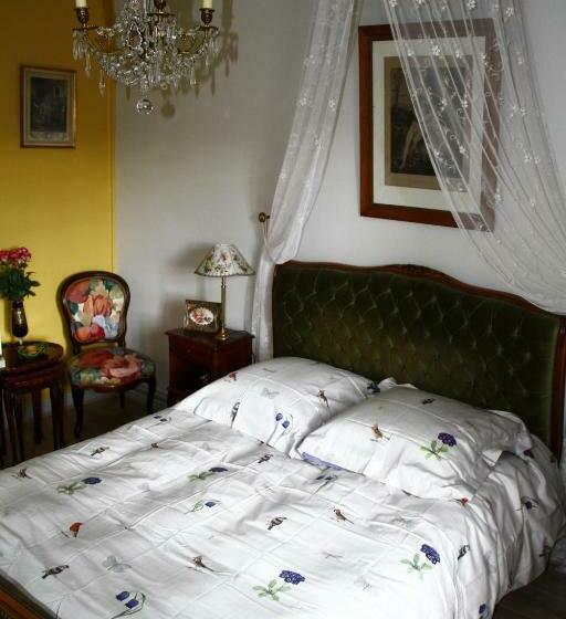 Номер Стандарт, La Petite Maison Pres De L Eglise