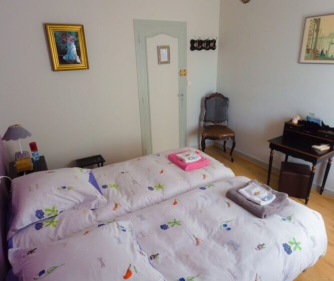 Номер Стандарт, La Petite Maison Pres De L Eglise