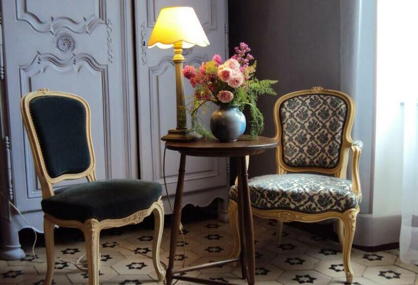 ファミリールーム, Les Chambres Des Dames