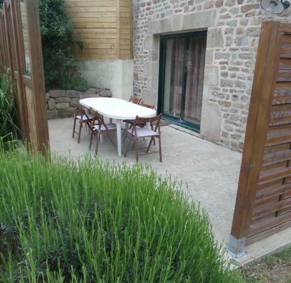 استودیوی استاندارد, Les Gites De Kerdurod